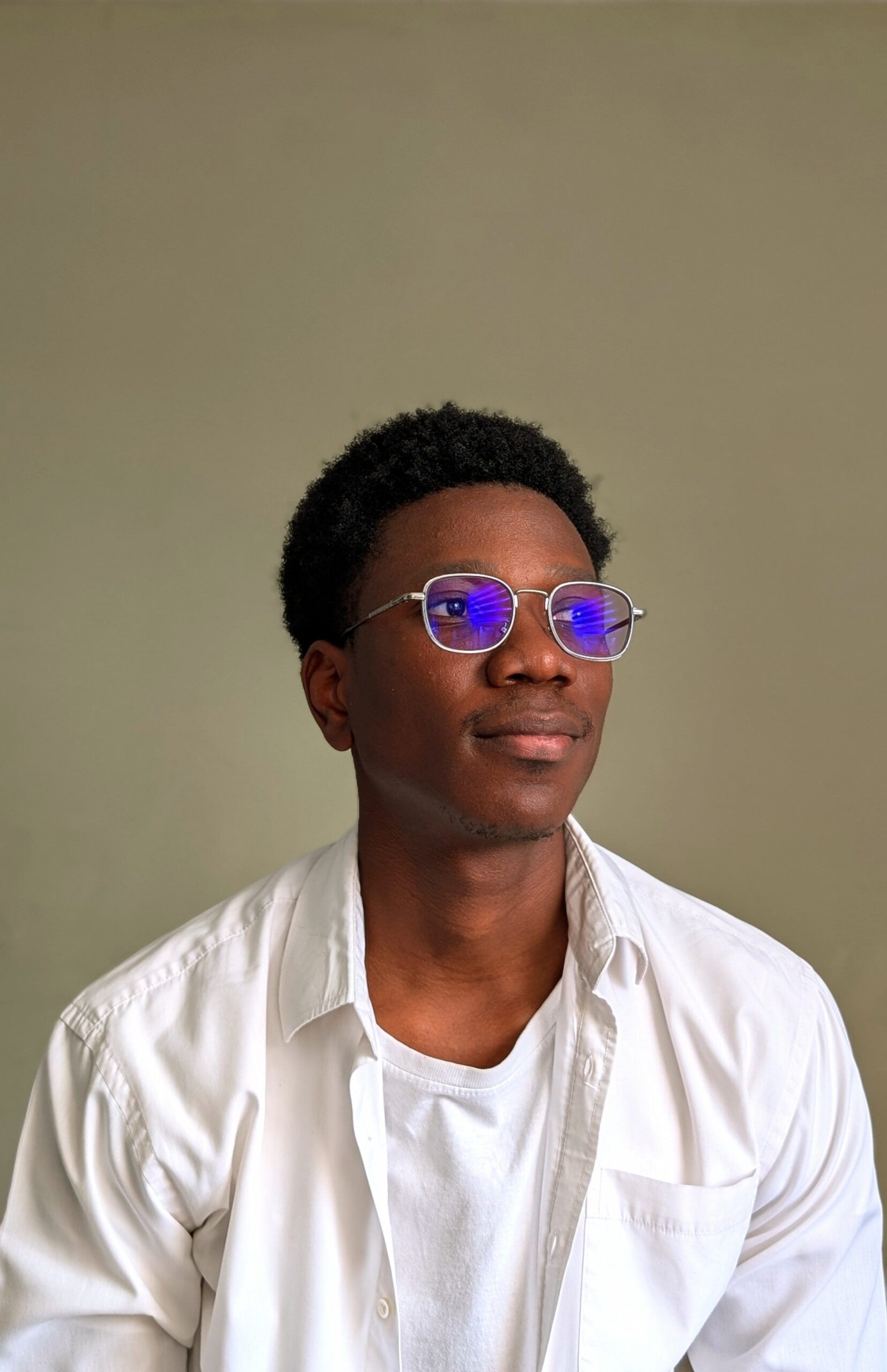A customer wearing Reflectz_Shades Premium dual function glasses