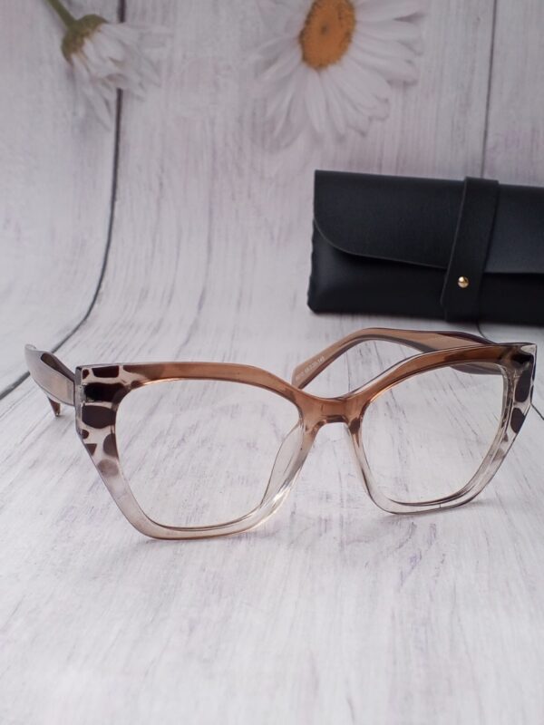 Wide Frame Photochromic Glasses – Unisex Transition Eyewear