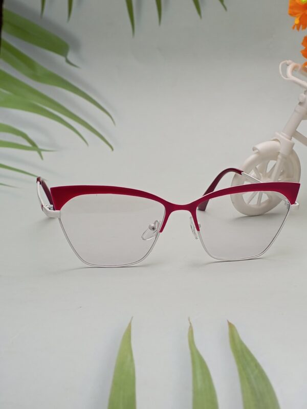 Red Cat-Eye Photochromic Glasses – Unisex Transition Eyewear