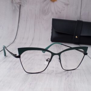 Green Cat-Eye Photochromic Glasses – Unisex Transition Eyewear