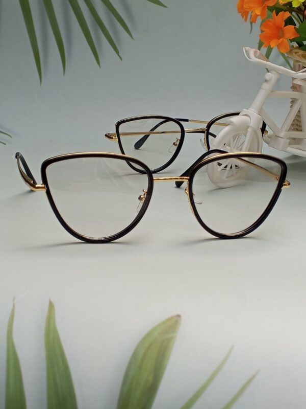 Geometric Photochromic Glasses – Adaptive UV Protection