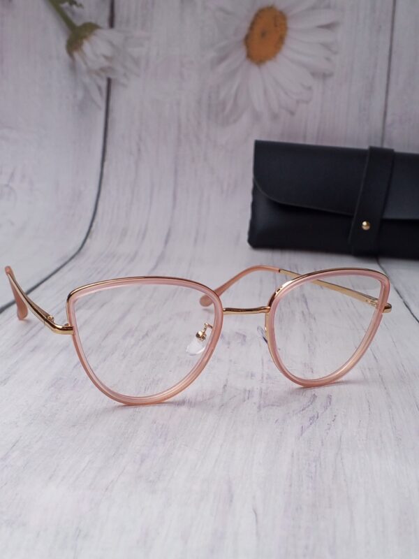 Geometric Photochromic Glasses – Adaptive UV Protection