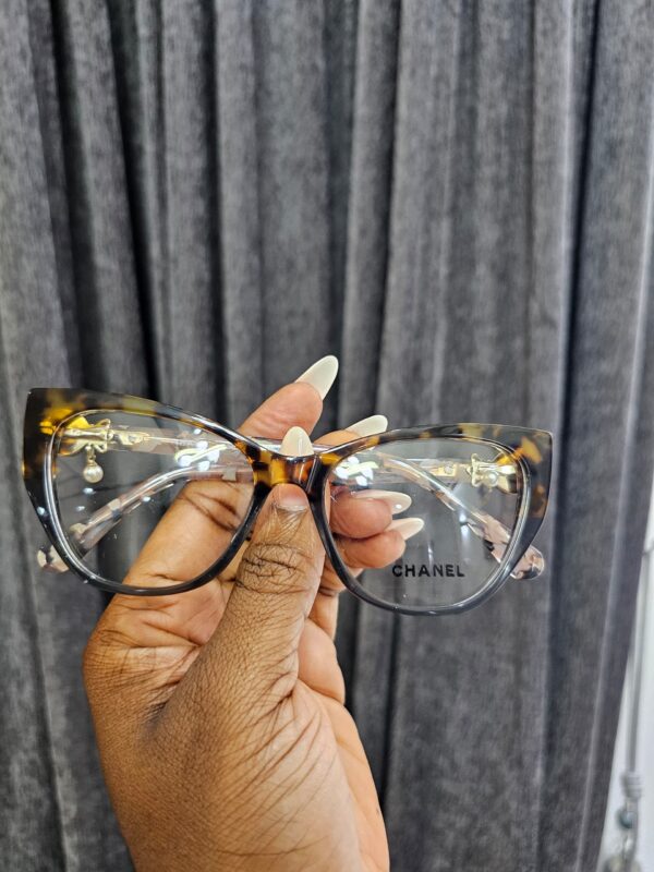 Tortoise Shell Winged Cat-Eye Acetate Glasses